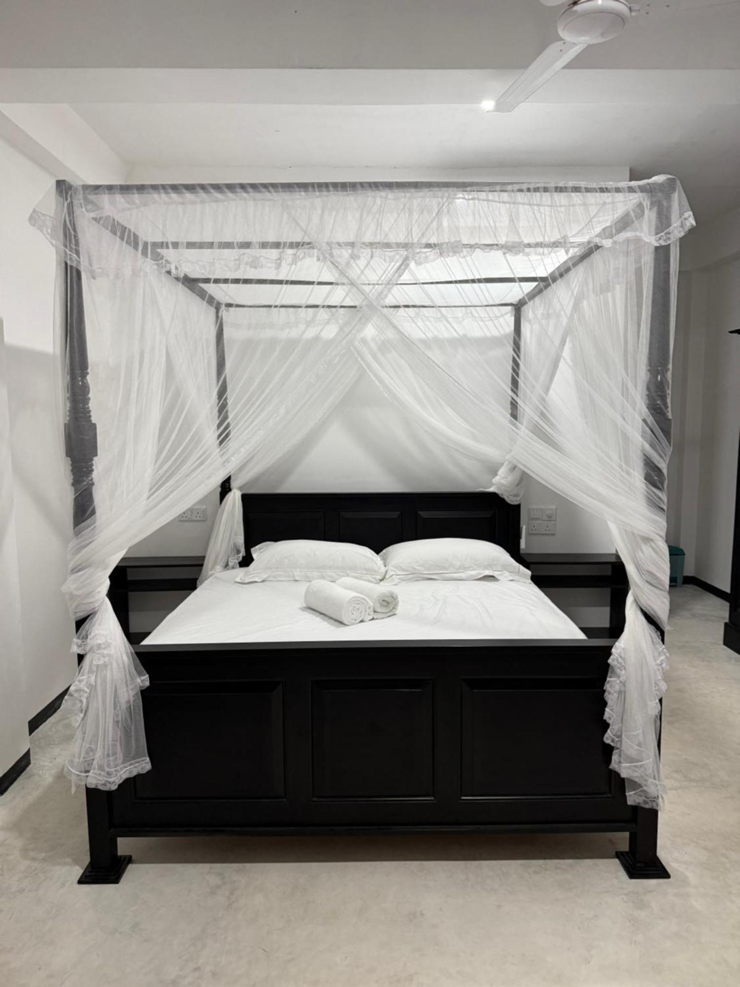 La Fiesta Bed & Breakfast Weligama Exterior foto