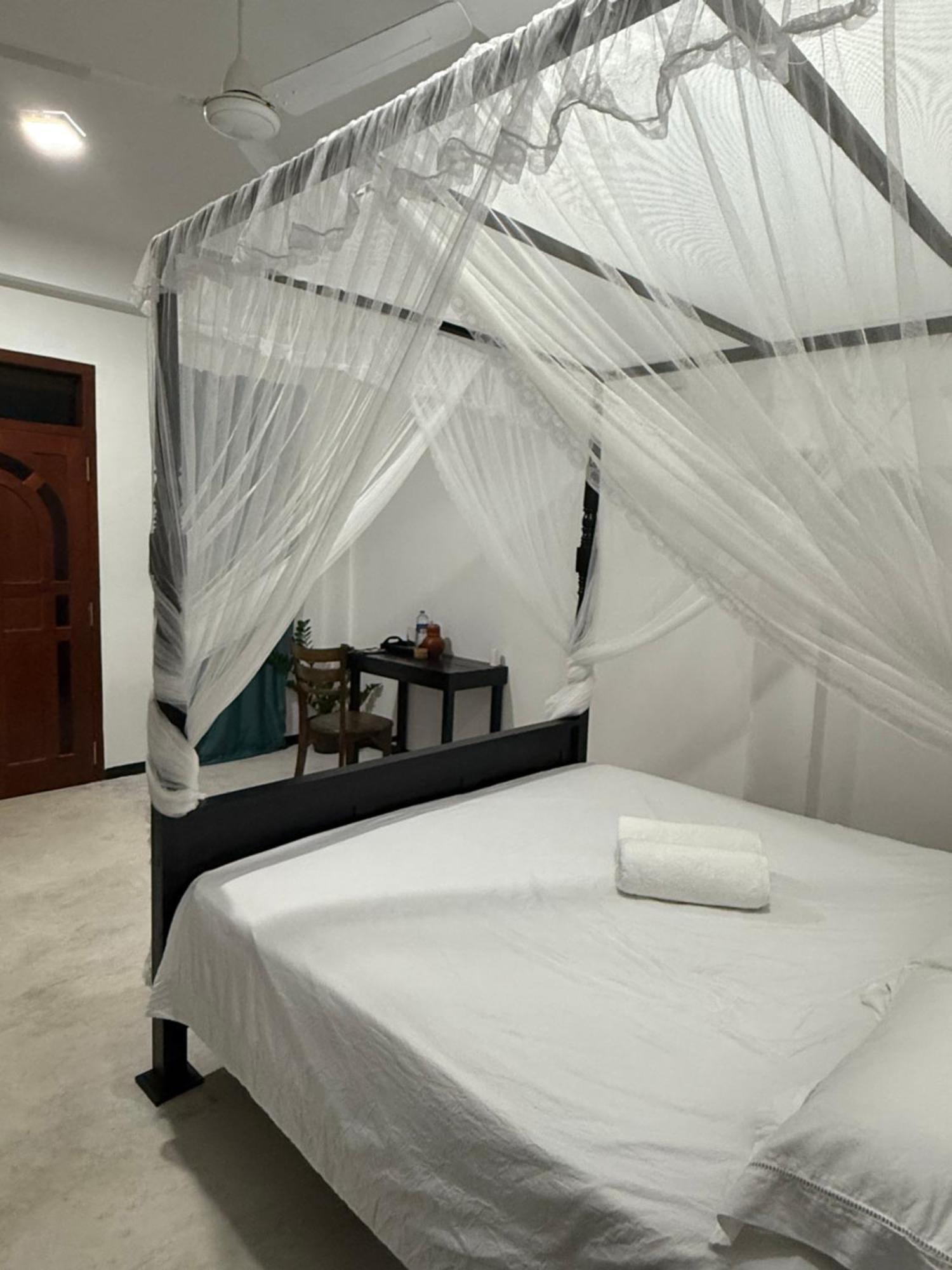 La Fiesta Bed & Breakfast Weligama Exterior foto
