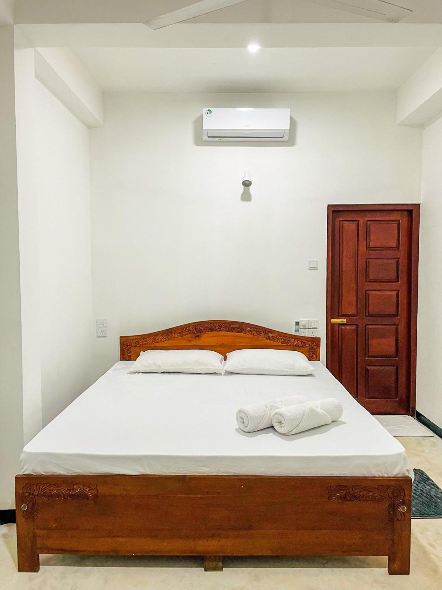 La Fiesta Bed & Breakfast Weligama Cameră foto