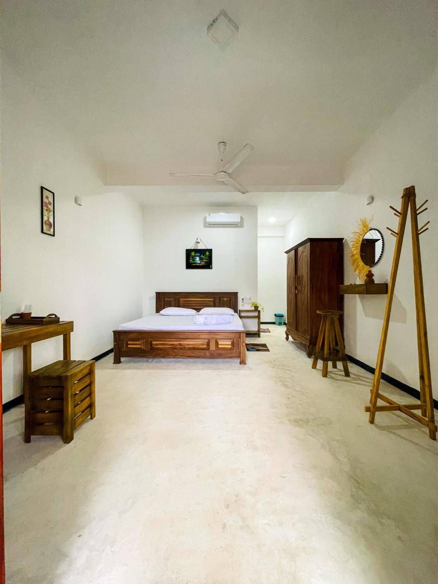 La Fiesta Bed & Breakfast Weligama Exterior foto
